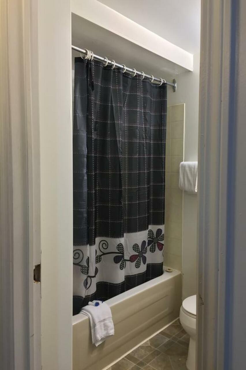 The Capri Motel ウィニペグ エクステリア 写真