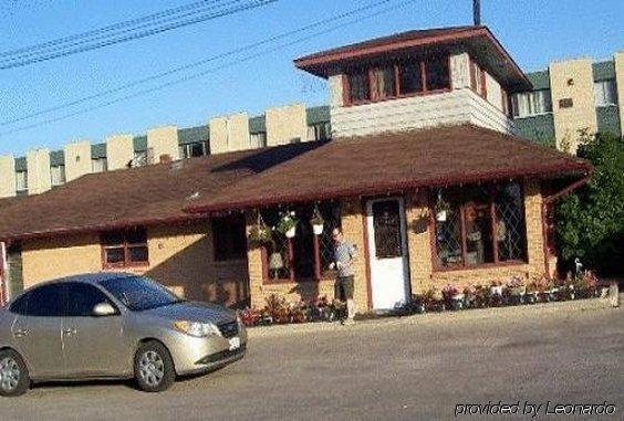 The Capri Motel ウィニペグ エクステリア 写真