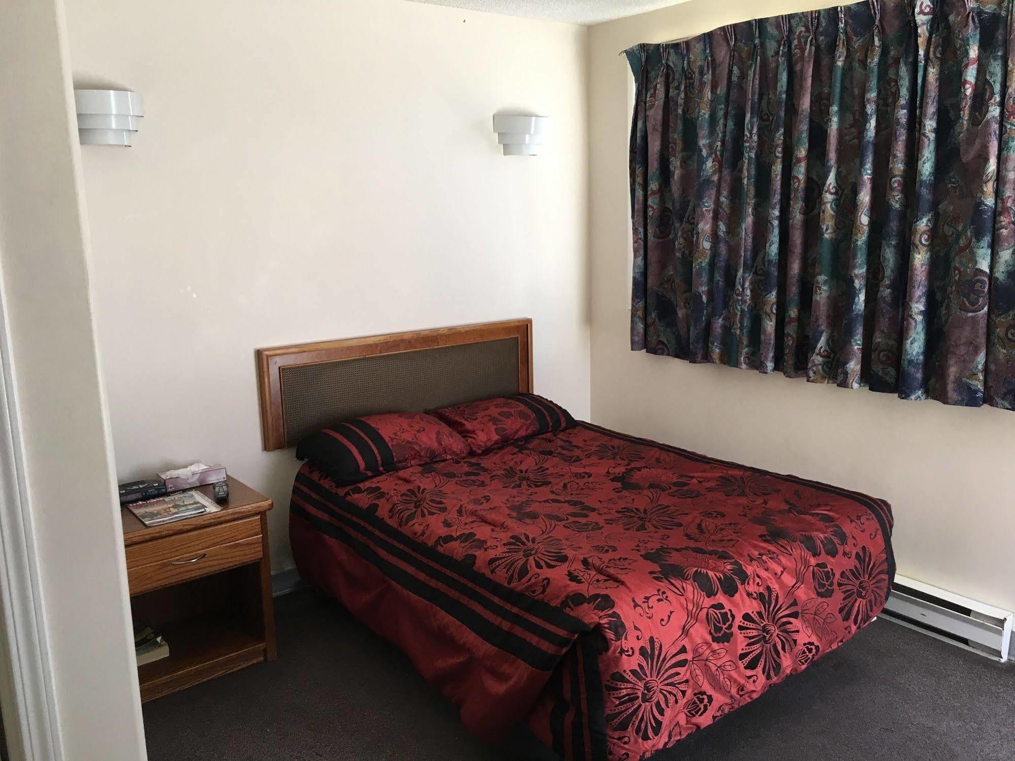 The Capri Motel ウィニペグ エクステリア 写真