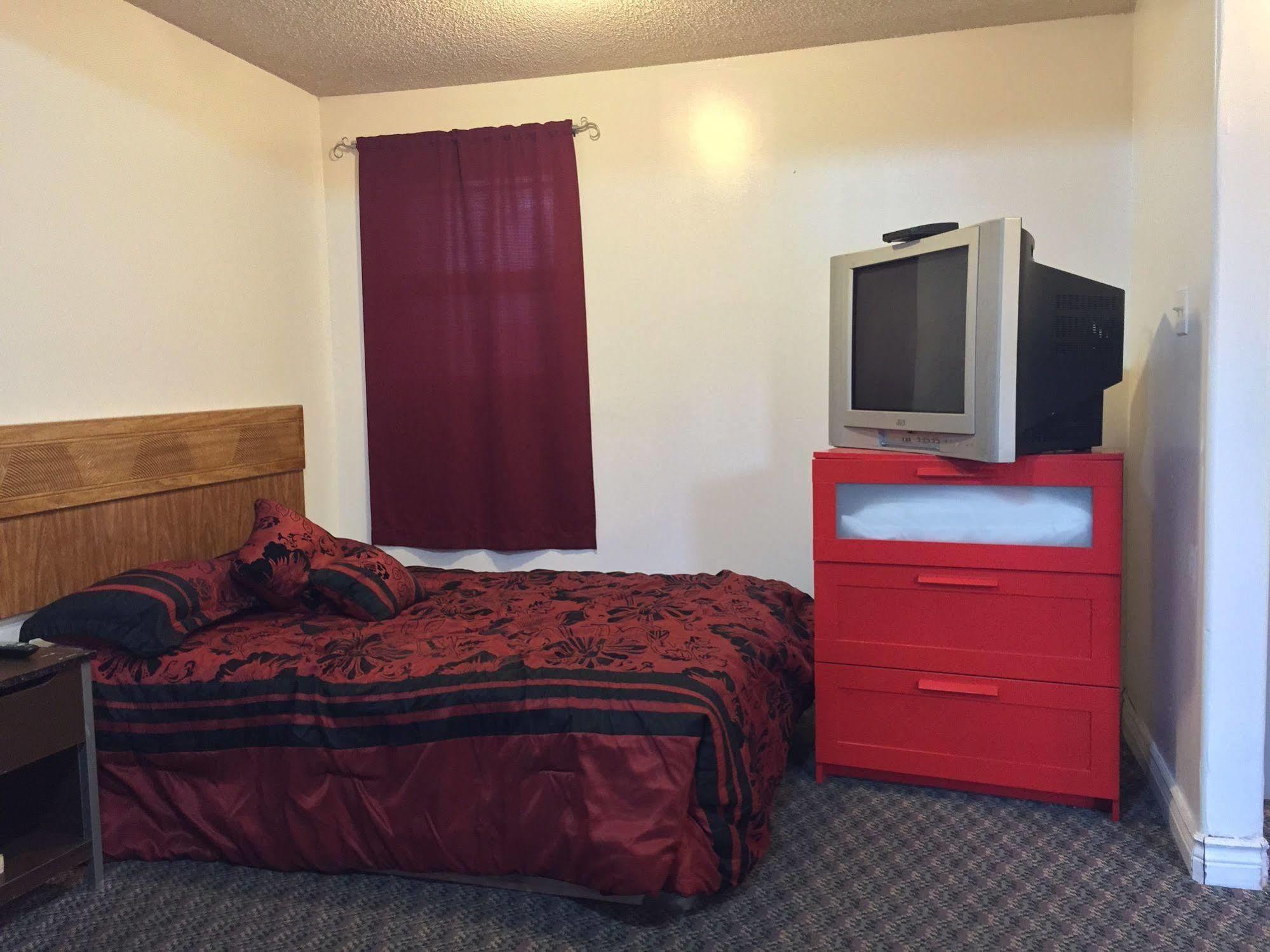 The Capri Motel ウィニペグ エクステリア 写真